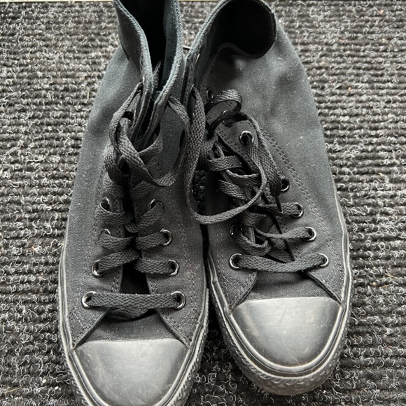 Converse - Picture 2 of 5